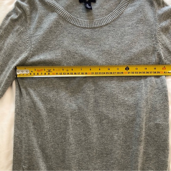 ⭐️2/$20⭐️ GAP gray lightweight sweater with side slit detail. size S - Picture 9 of 9